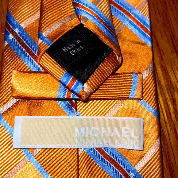 Michael Kors,Pierre Cardin and Custom Design- 3 tie bundle - Picture 5 of 7